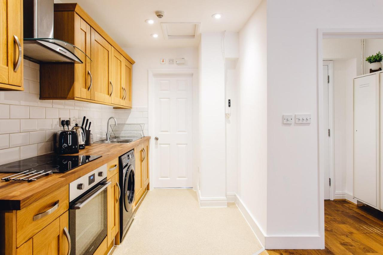 2 Bedroom Apartment Right On Trafalgar Square London Exterior photo